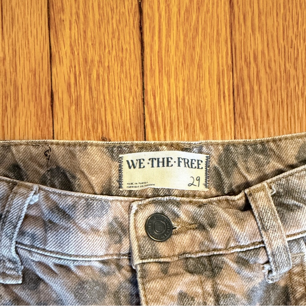 Free People Leopard Print Barrel Jeans - Picture 3 of 4